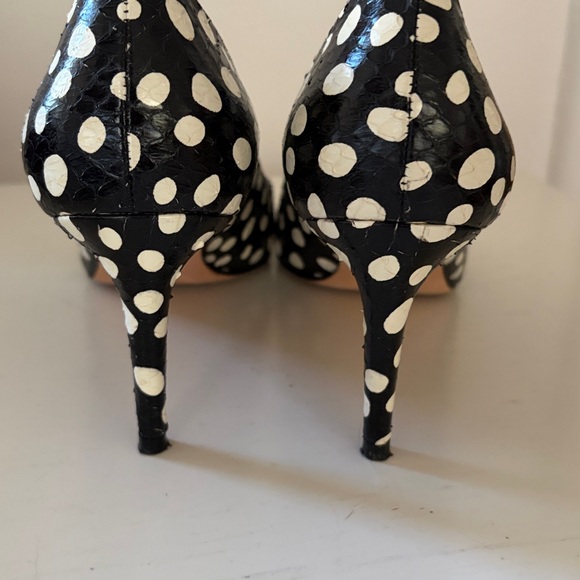 Stuart Weitzman leather pumps - Picture 8 of 10